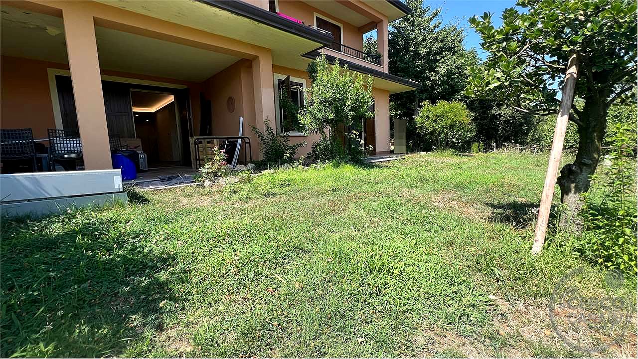 San Mariano, Appartamento con le caratteristiche di una villa