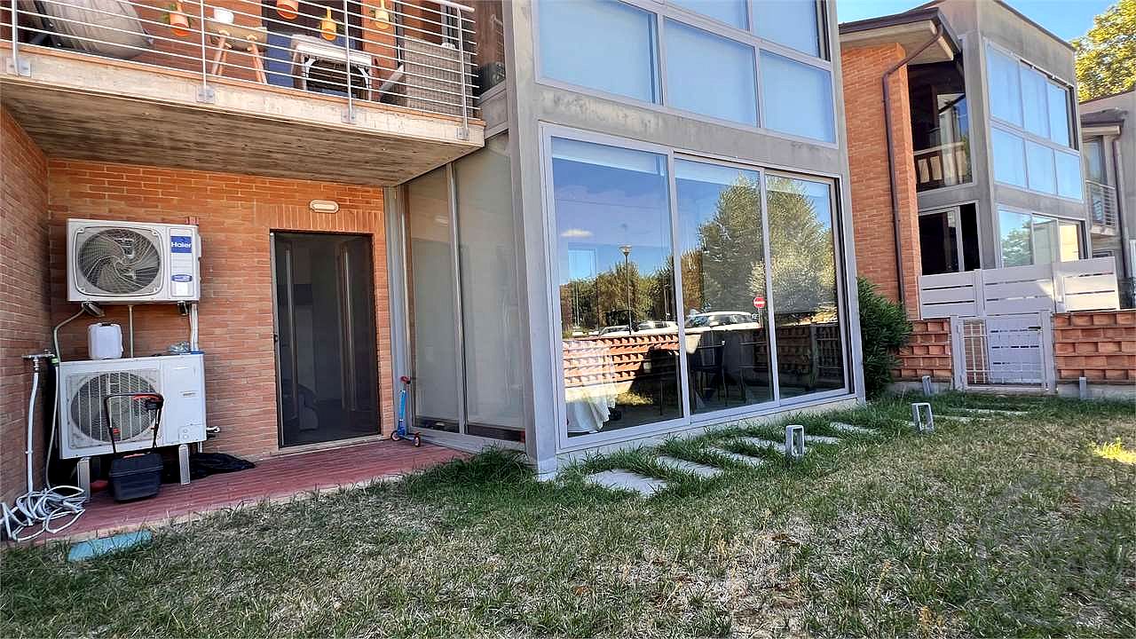 Mantignana – Trilocale con ingresso indipendente e doppio giardino