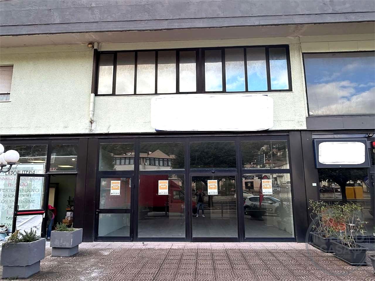 Commerciale a Gualdo Tadino