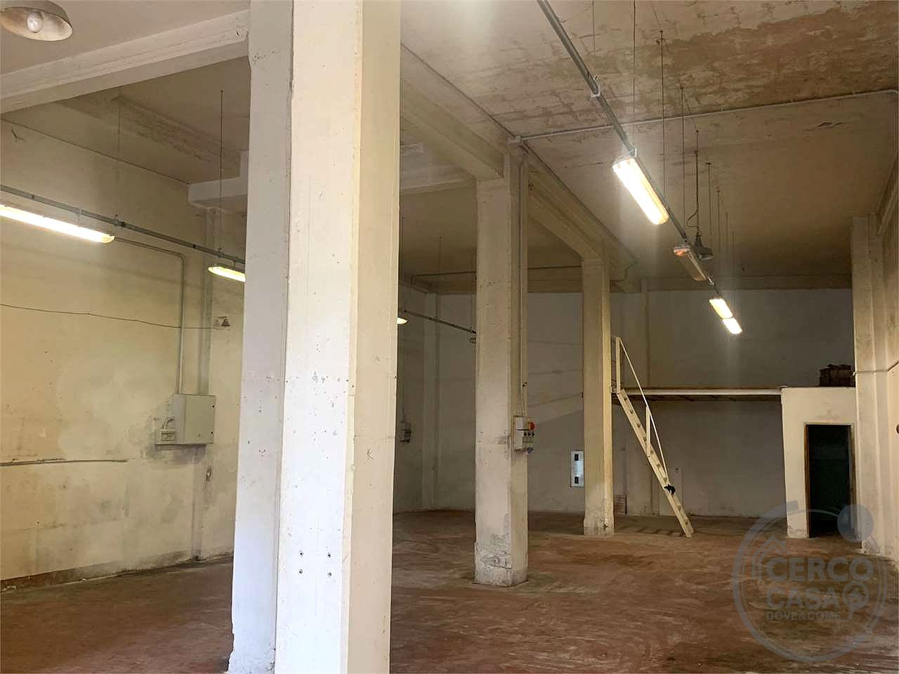 PERUGIA - Elce affittiamo laboratorio 180 mq
