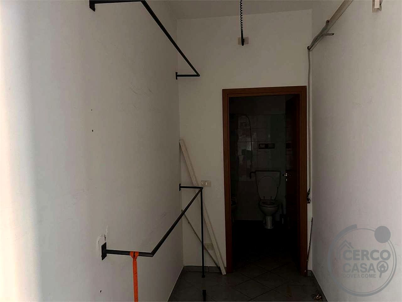 RIF. N2665SP - Negozio 95 mq in Affitto ad Ellera, Corciano (PG)