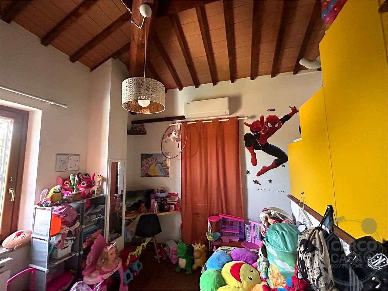 Capanne: Porzione di casale 80 mq ingresso indipendente e giardino privato