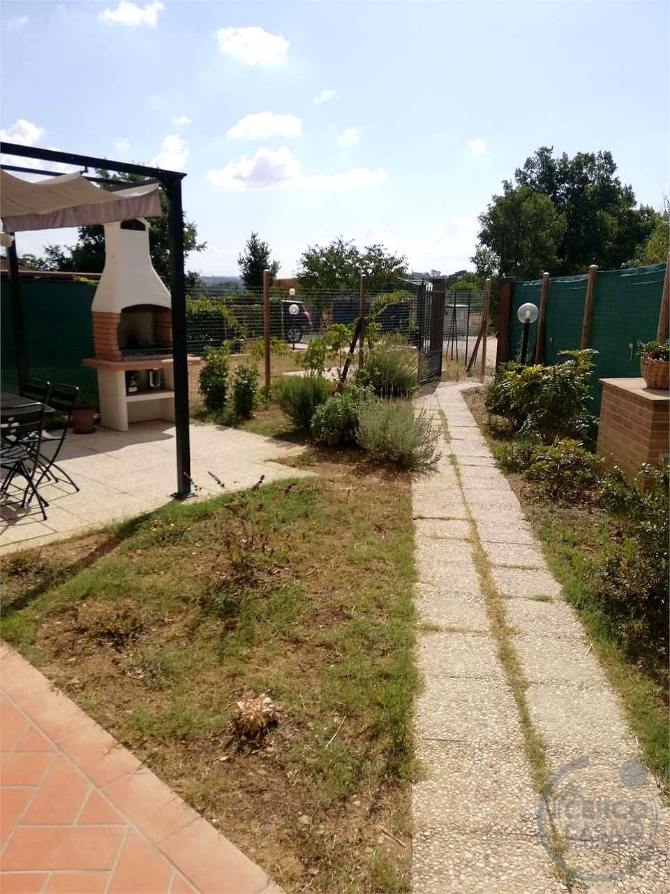 Capanne: Porzione di casale 80 mq ingresso indipendente e giardino privato