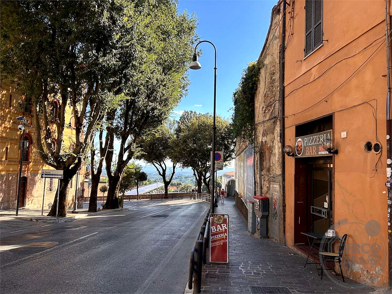 🍕 PERUGIA CENTRO (Via Masi) – Cedesi Avviata Attività Bar/Pizzeria