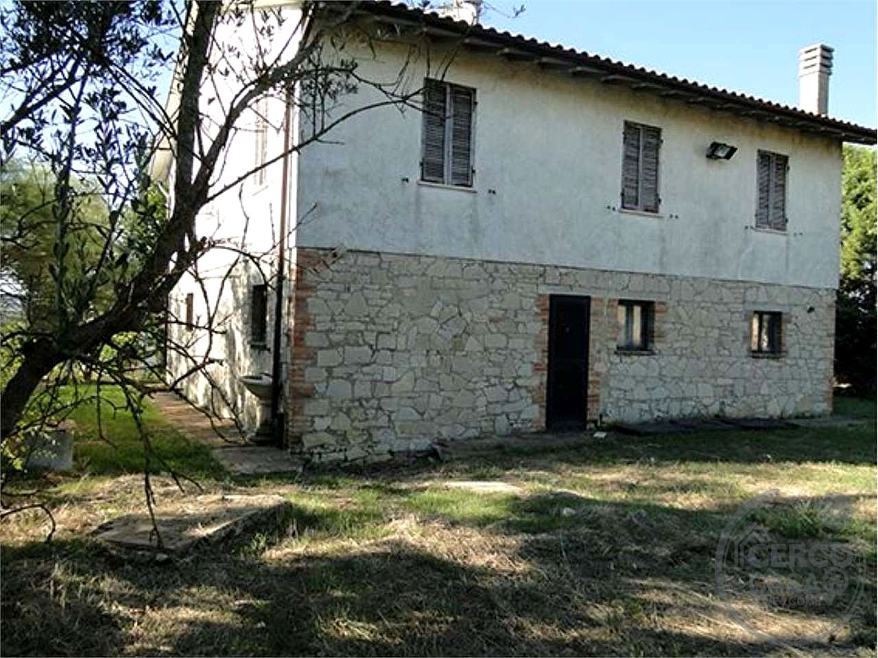 TODI - ILCI - CASA INDIPENDENTE CON GIARDINO