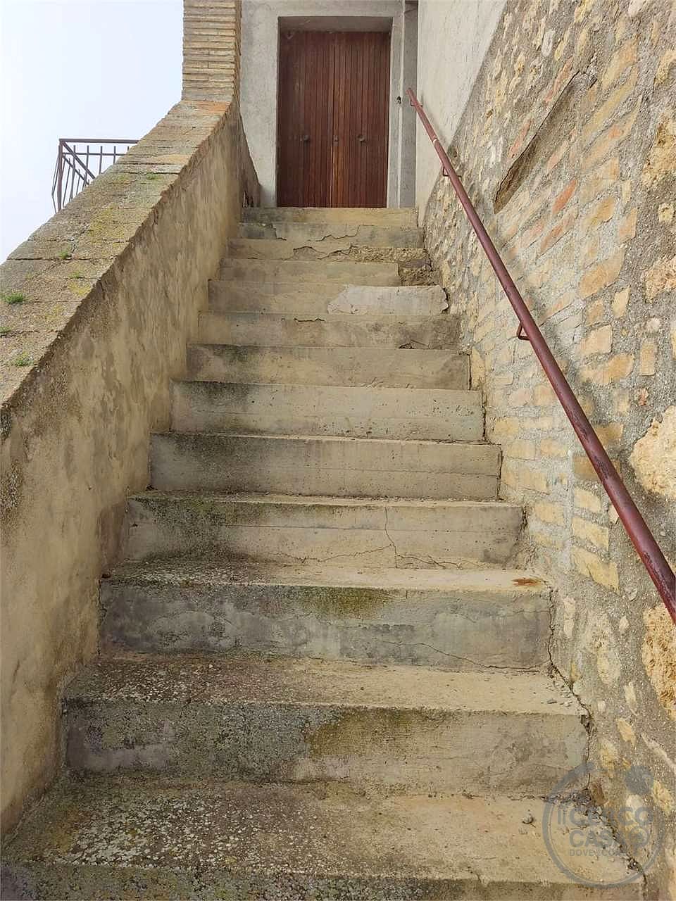 TODI - COLLEVALENZA - CASA INDIPENDENTE CON CORTE