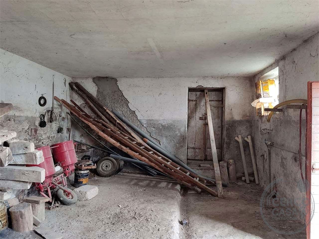 TODI - COLLEVALENZA - CASA INDIPENDENTE CON CORTE