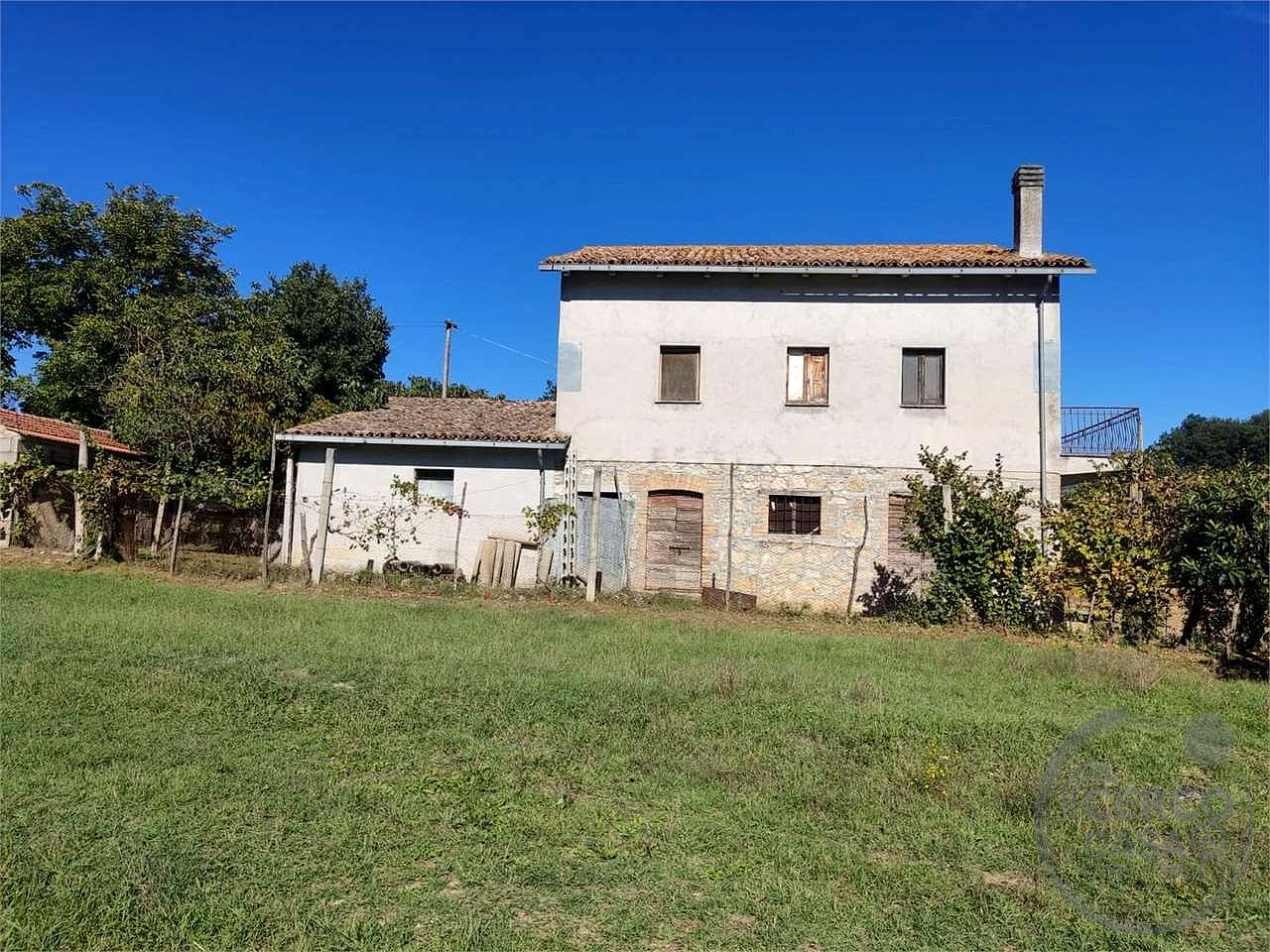 TODI - COLLEVALENZA - CASA INDIPENDENTE CON CORTE