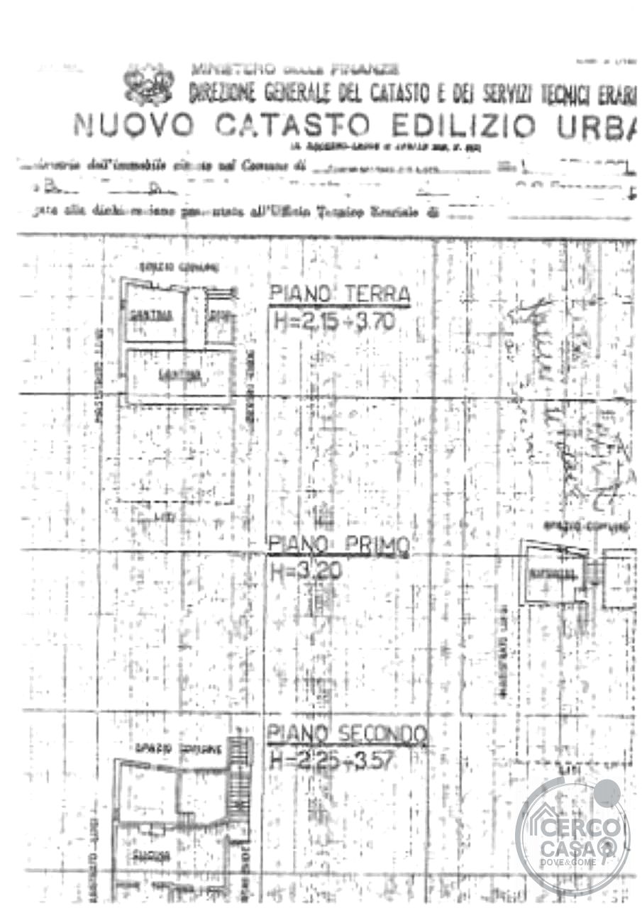 TODI - COLLEVALENZA - CASA INDIPENDENTE CON CORTE