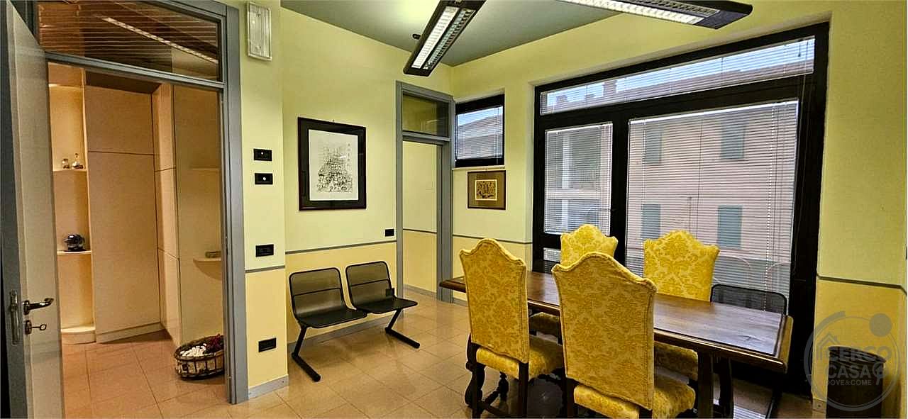 TODI - UFFICIO AL PIANO TERRA
