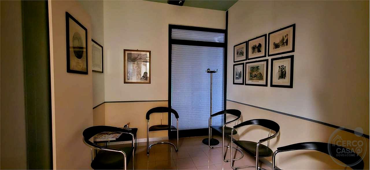 TODI - UFFICIO AL PIANO TERRA