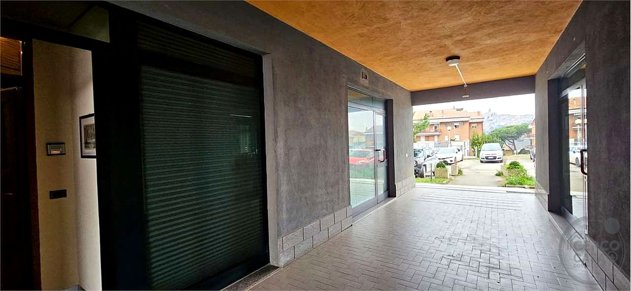 TODI - UFFICIO AL PIANO TERRA