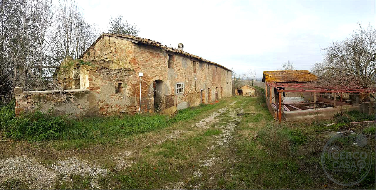 Marsciano casale da ristrutturare collinare panoramico