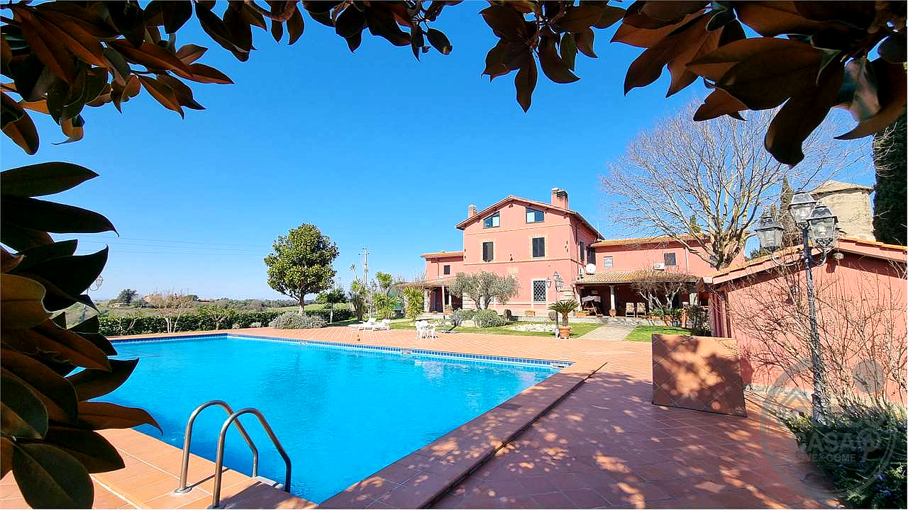 Italy Roma villa sulla Cassia con piscina ed Elipo