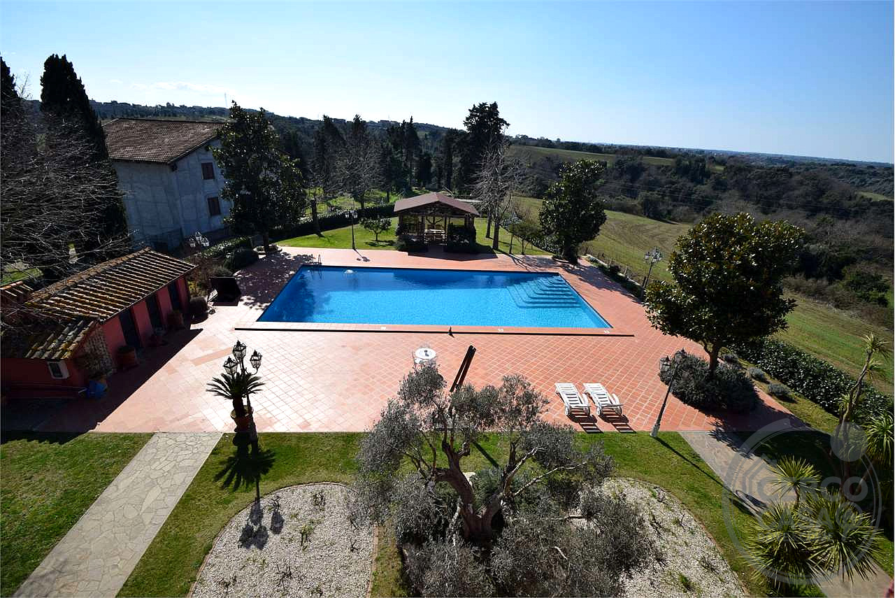 Italy Roma villa sulla Cassia con piscina ed Elipo