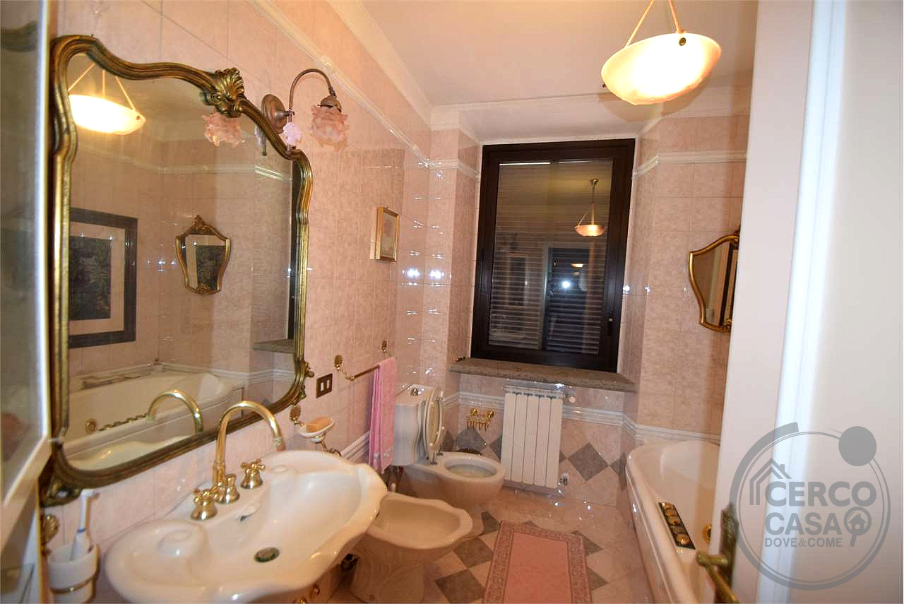 Italy Roma villa sulla Cassia con piscina ed Elipo