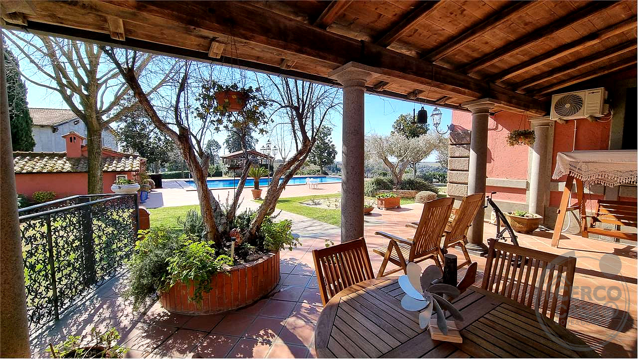 Italy Roma villa sulla Cassia con piscina ed Elipo