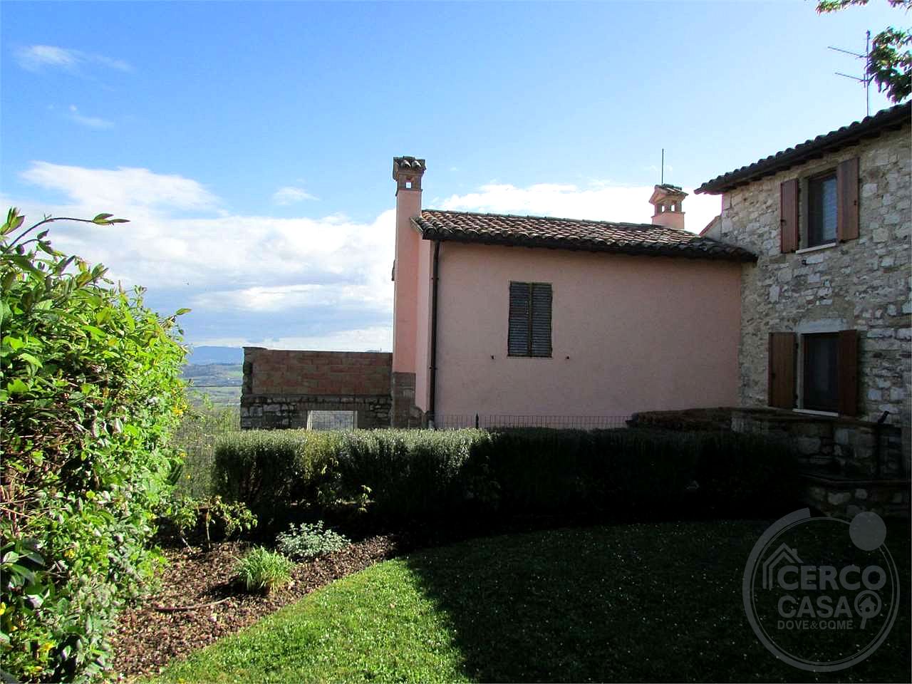 ASPROLI:CIELO-TERRA CON GIARDINO E CORTE ESCLUSIVA