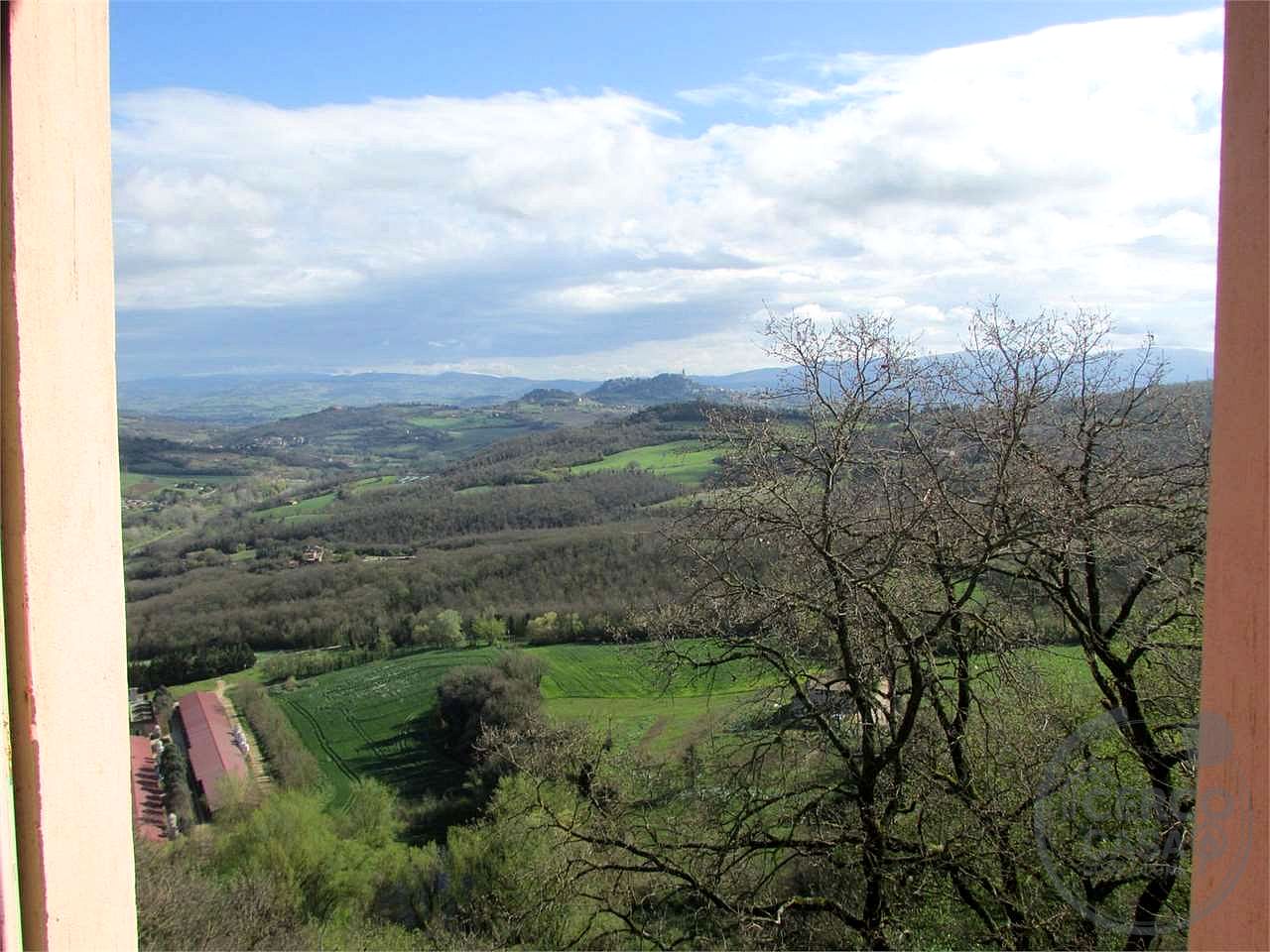 ASPROLI:CIELO-TERRA CON GIARDINO E CORTE ESCLUSIVA