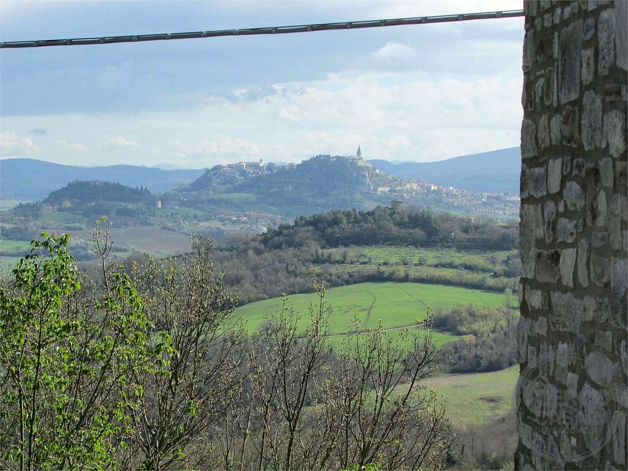 ASPROLI:CIELO-TERRA CON GIARDINO E CORTE ESCLUSIVA
