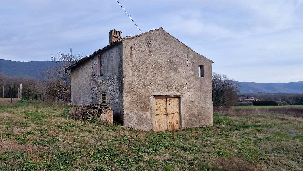 CASALE DA RISTRUTTURARE