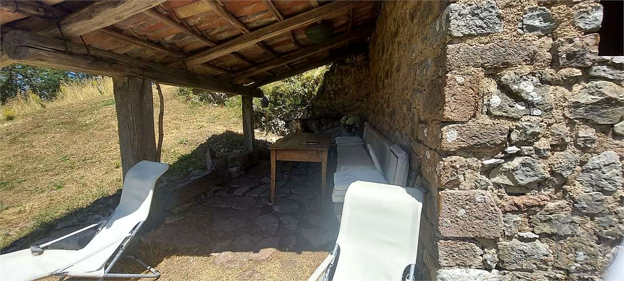 ANTICA PIEVE RISTRUTTURATA CON TERRENO