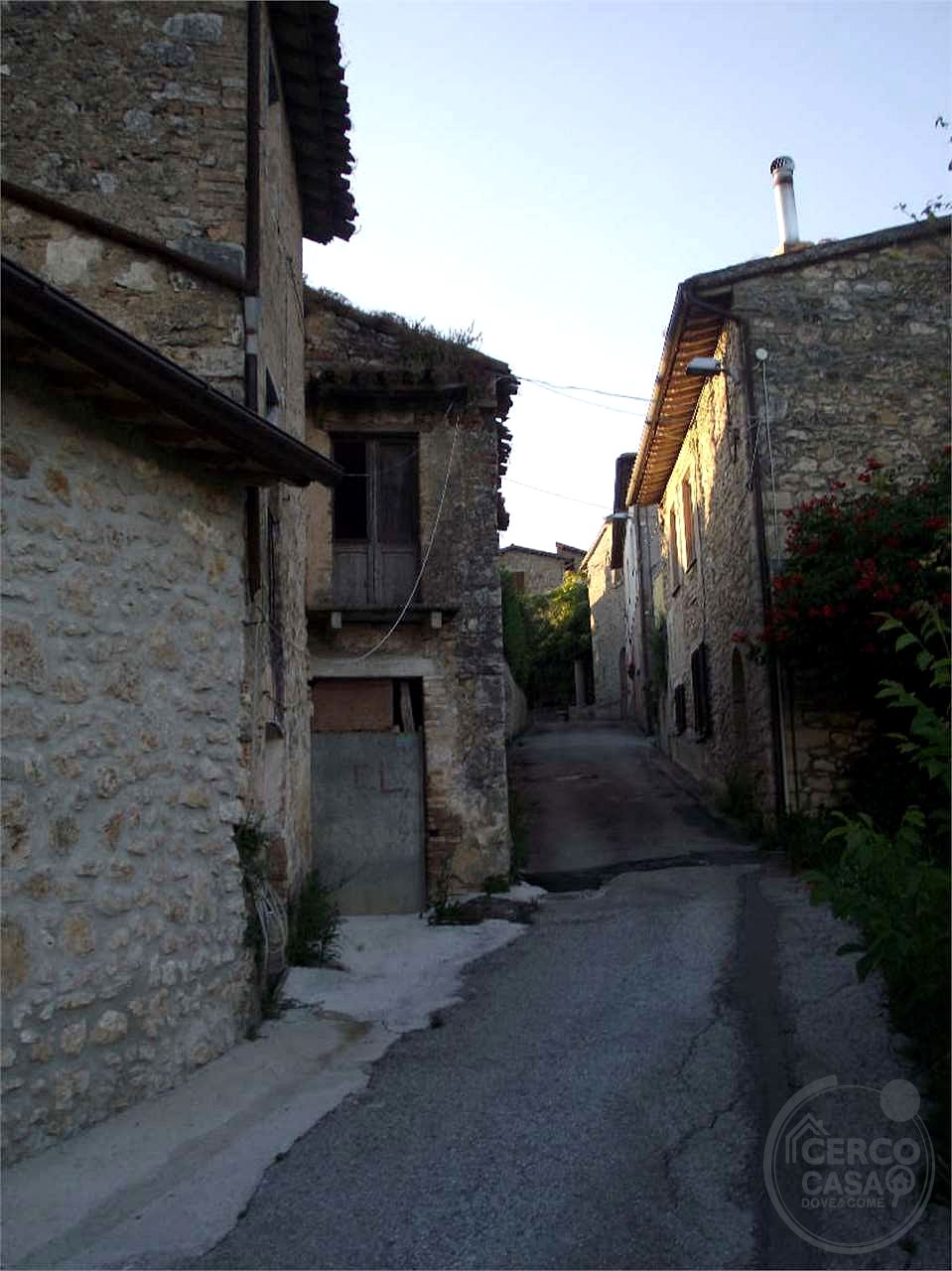 PORZIONE DI FABBRICATO DA RISTRUTTURARE