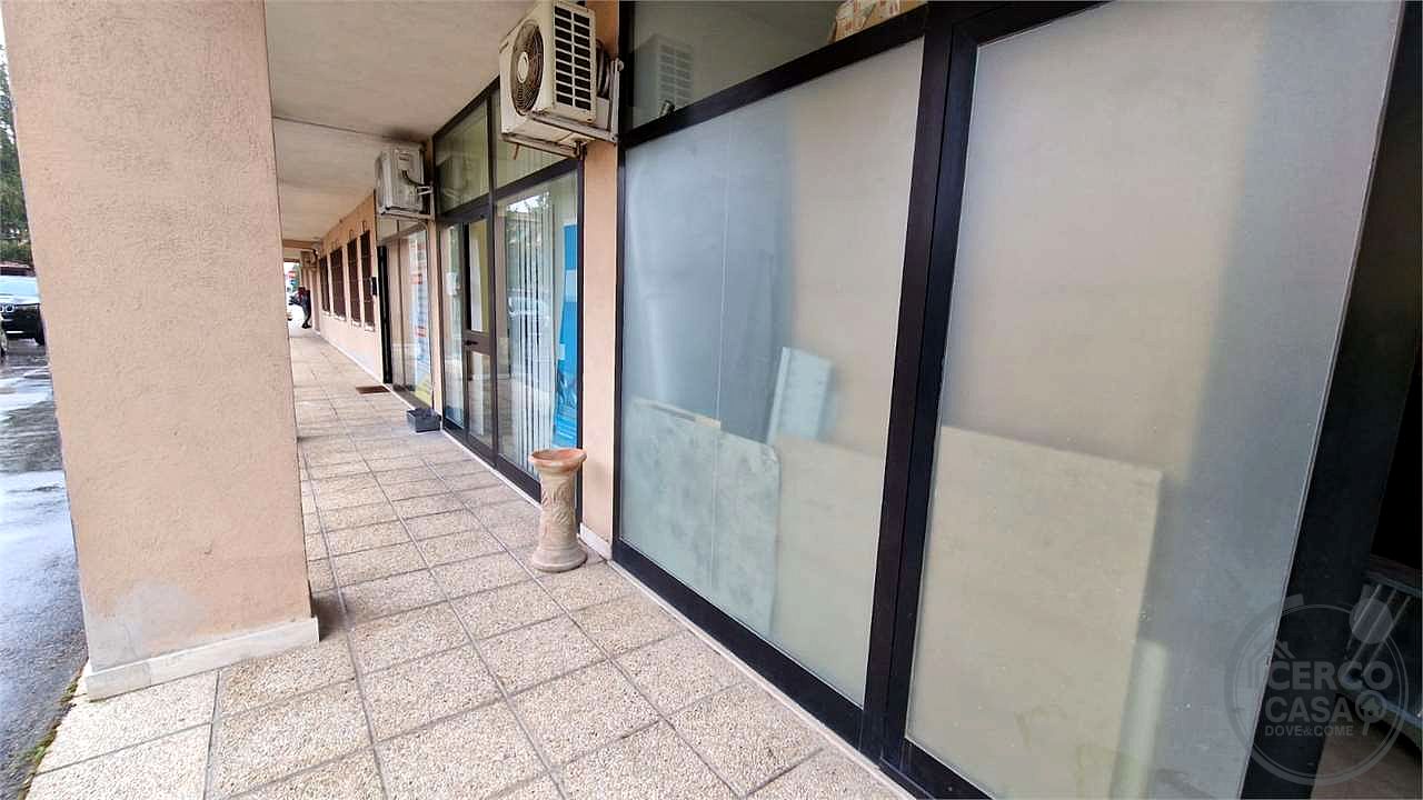 PERUGIA - SAN MARTINO IN CAMPO: LOCALE COMMERCIALE USO UFFICIO AL PIANO TERRA