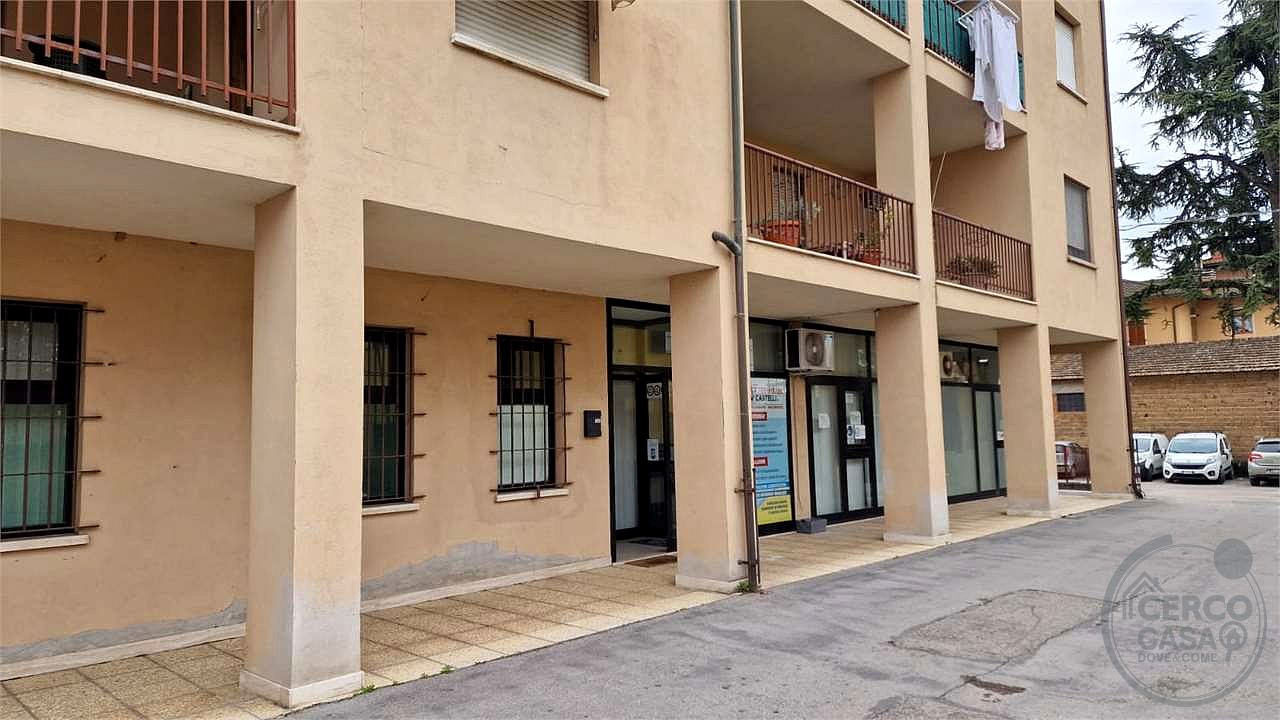 PERUGIA - SAN MARTINO IN CAMPO: LOCALE COMMERCIALE USO UFFICIO AL PIANO TERRA