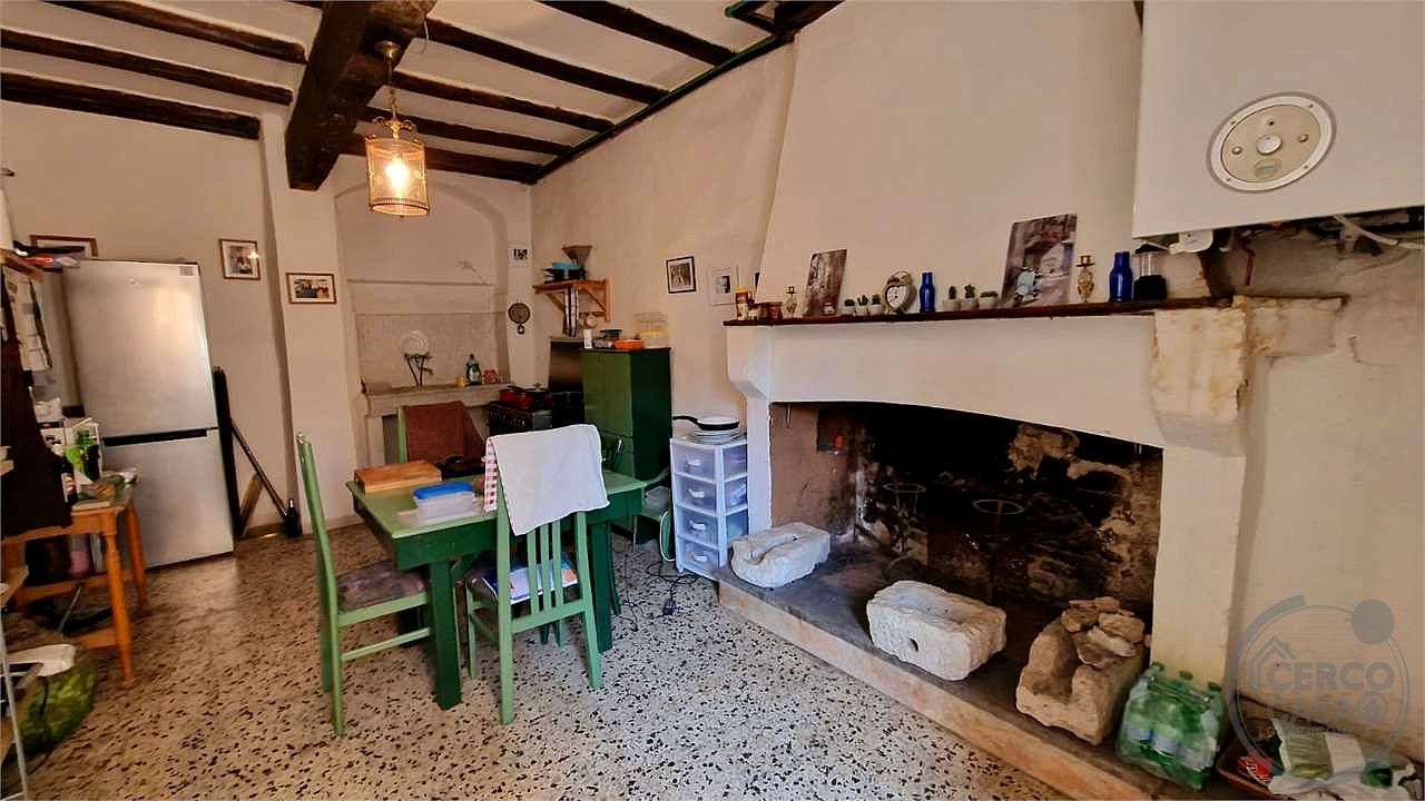 MASSA MARTANA - VILLA SAN FAUSTINO: CARATTERISTICO CIELOTERRA IN CENTRO STORICO