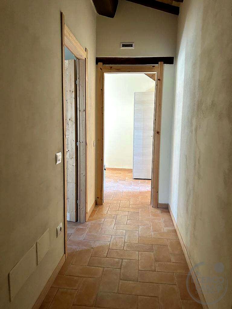 COMODO TRILOCALE RISTRUTTURATO AL PIANO SECONDO