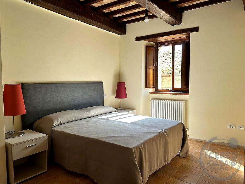 COMODO TRILOCALE RISTRUTTURATO AL PIANO SECONDO