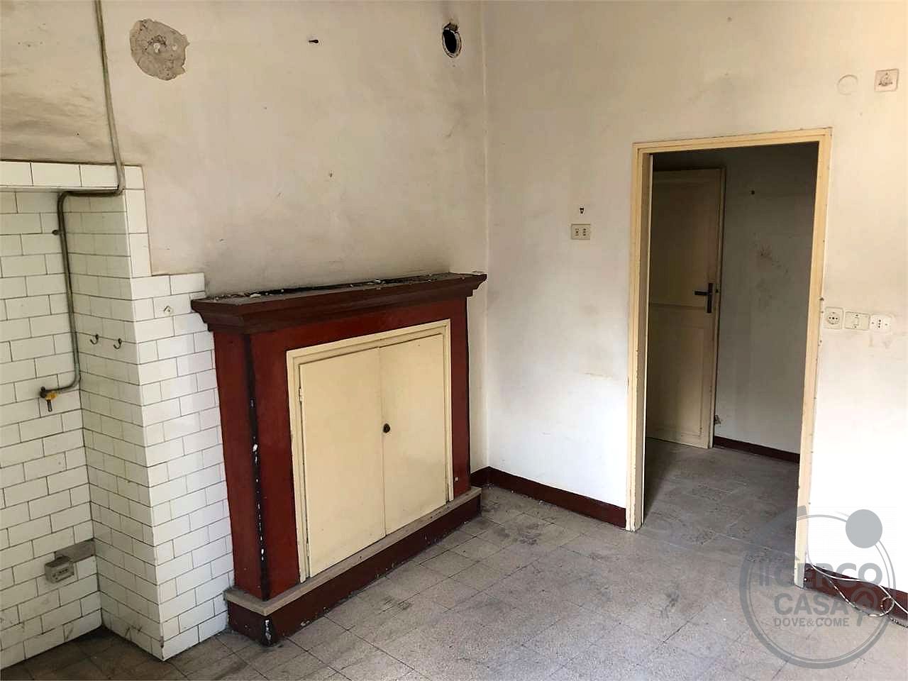 TODI – CENTRO STORICO: LUMINOSO APPARTAMENTO IN VENDITA