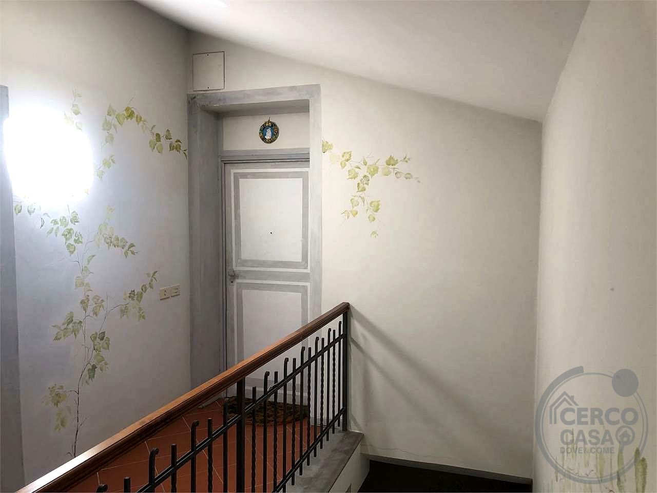 TODI - CENTRO STORICO: APPARTAMENTO PANORAMICO AL SECONDO ED ULTIMO PIANO