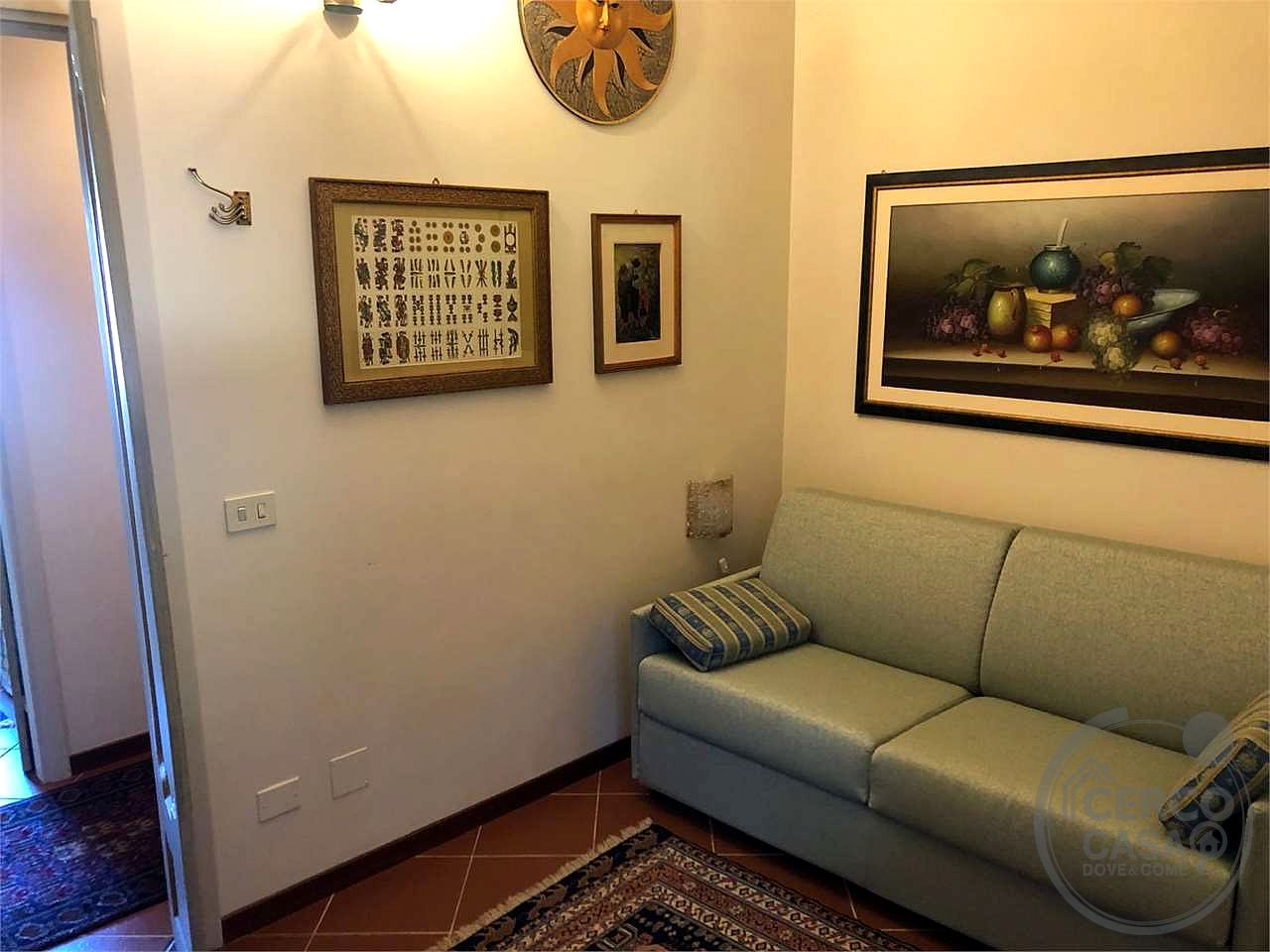 TODI - CENTRO STORICO: APPARTAMENTO PANORAMICO AL SECONDO ED ULTIMO PIANO