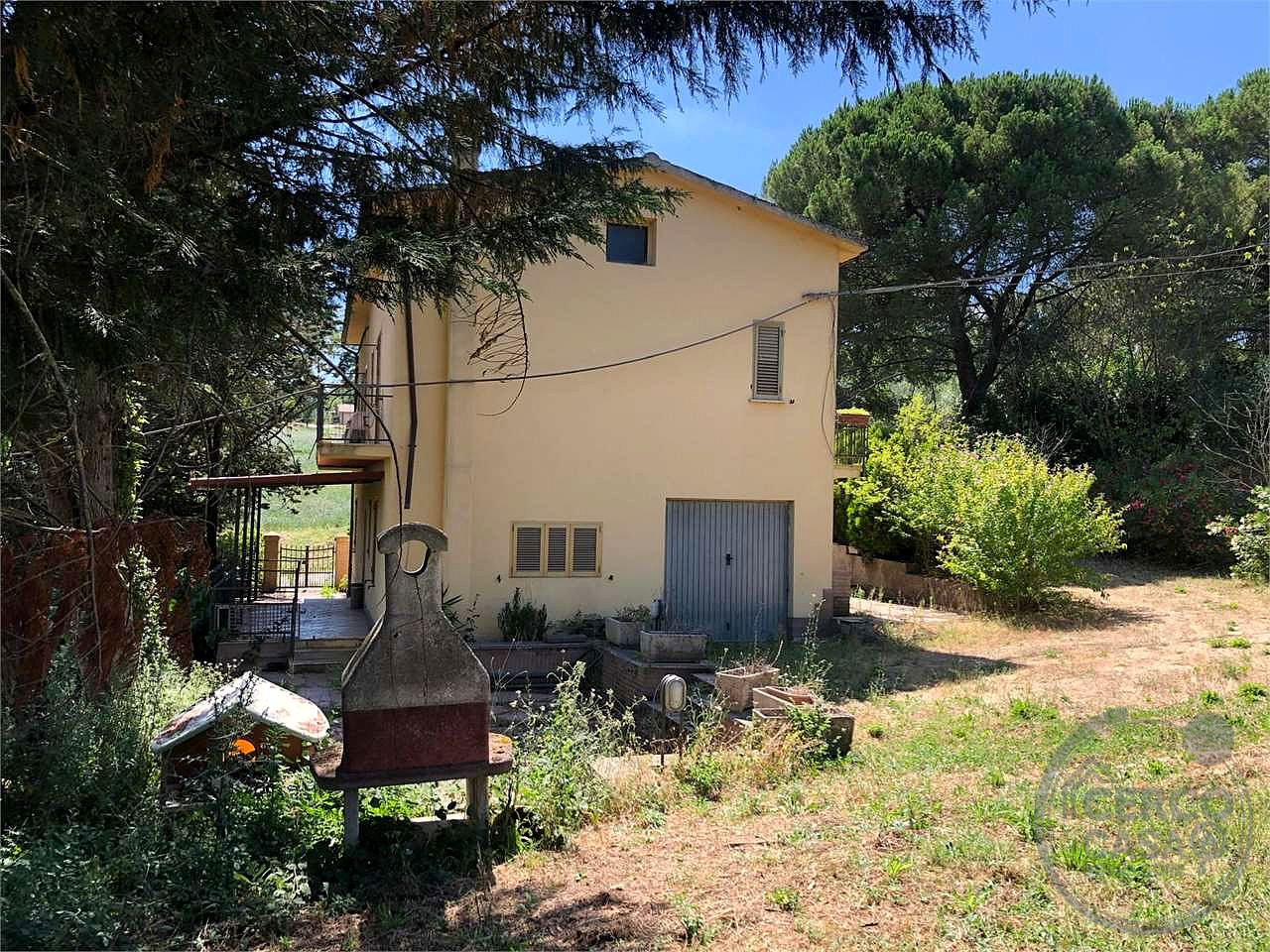 CASA INDIPENDENTE CON AMPIO GIARDINO ESCLUSIVO