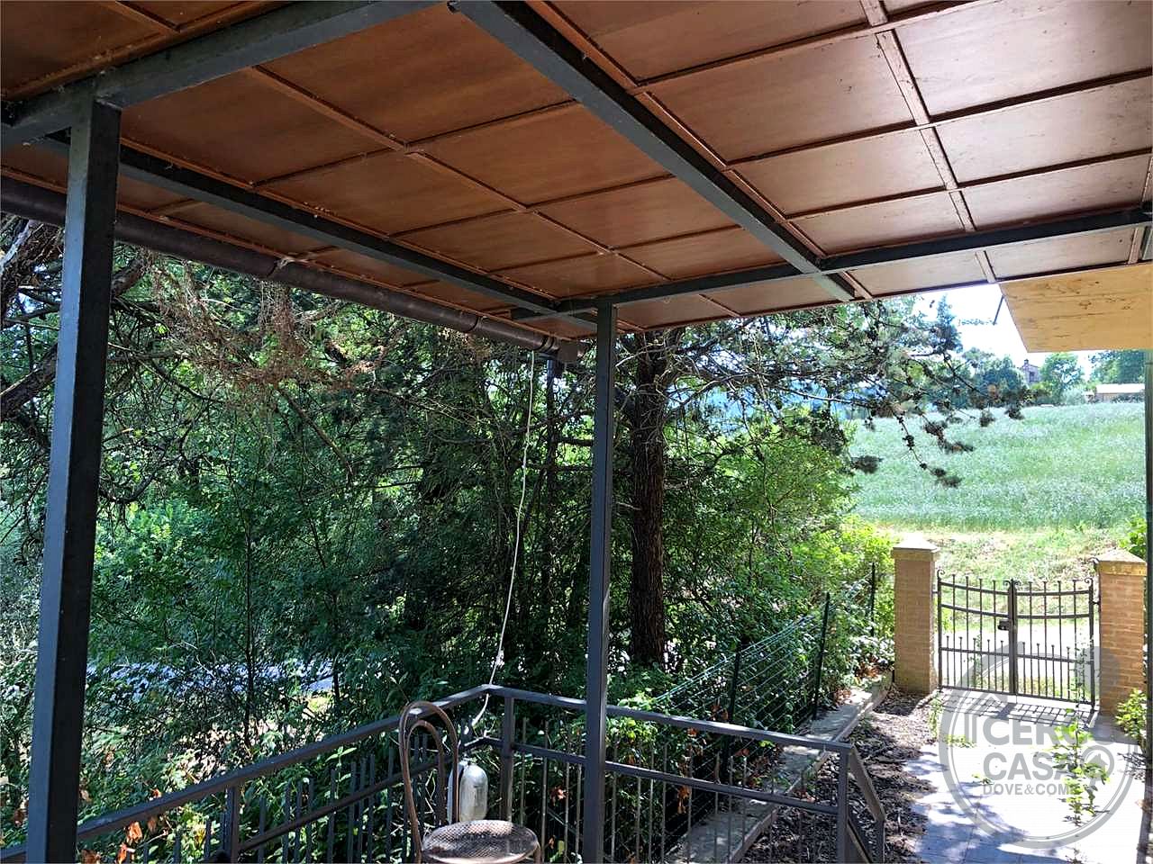 CASA INDIPENDENTE CON AMPIO GIARDINO ESCLUSIVO