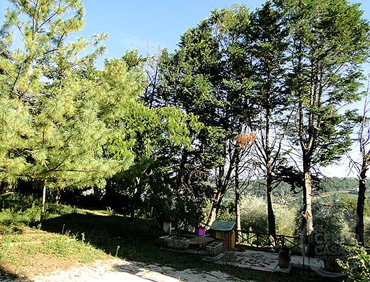 CASA INDIPENDENTE CON AMPIO GIARDINO ESCLUSIVO