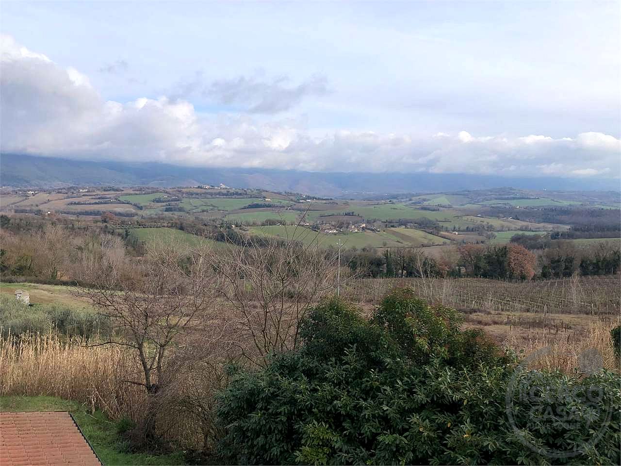 TODI - COLLEVALENZA: APPARTAMENTO IN QUADRIFAMILIARE