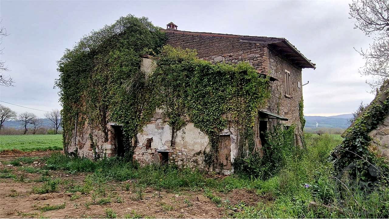 CASALE DA RISTRUTTURARE CON TERRENO