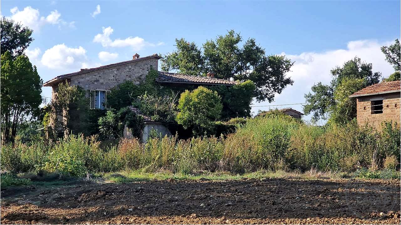 CASALE DA RISTRUTTURARE CON TERRENO