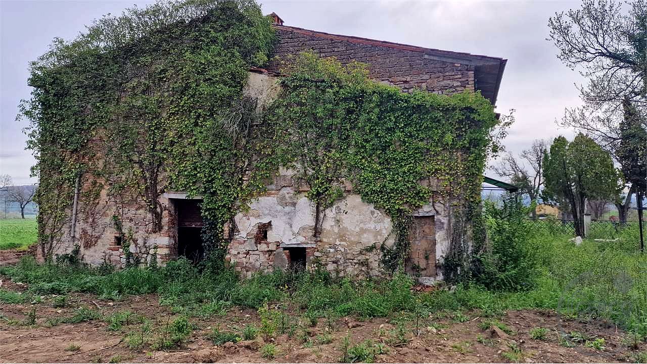 CASALE DA RISTRUTTURARE CON TERRENO