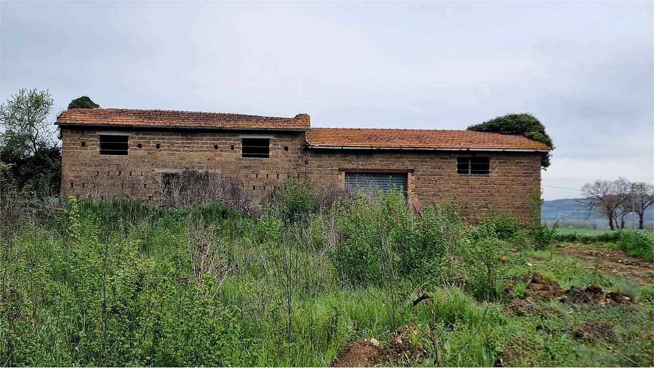 CASALE DA RISTRUTTURARE CON TERRENO
