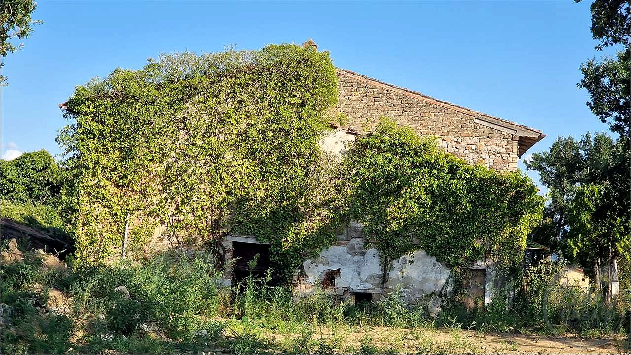CASALE DA RISTRUTTURARE CON TERRENO