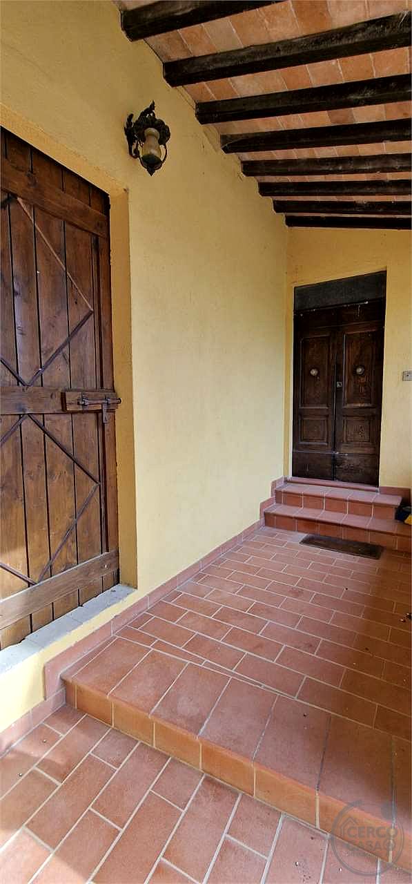 TODI – PORZIONE DI FABBRICATO CON ANNESSI