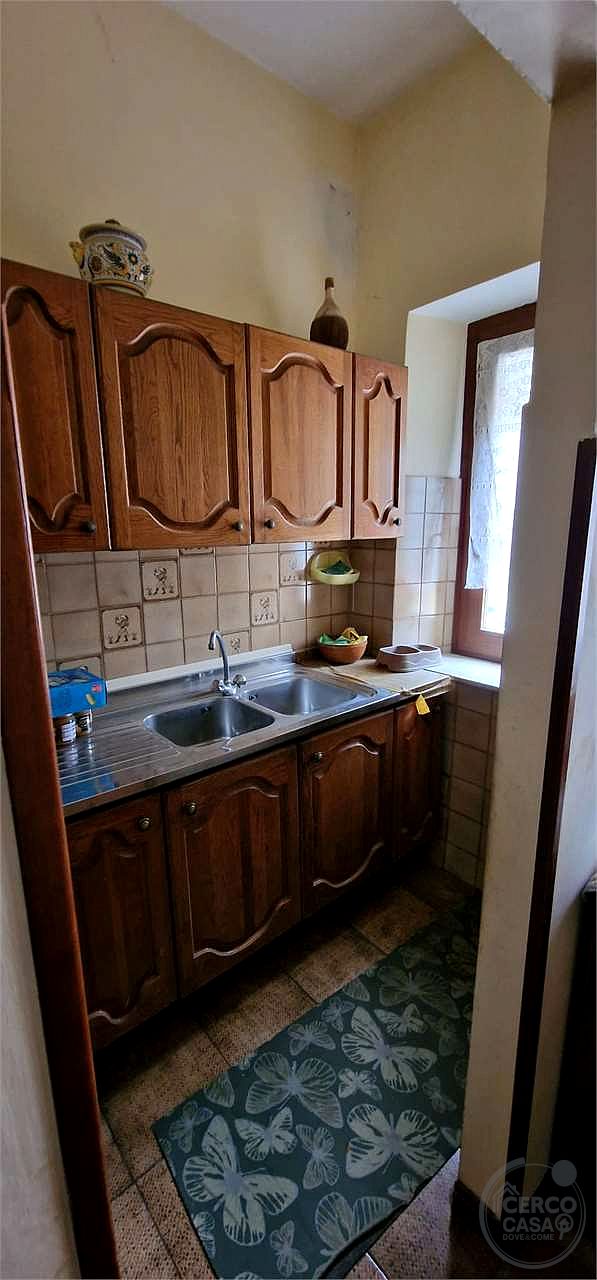 TODI – PORZIONE DI FABBRICATO CON ANNESSI