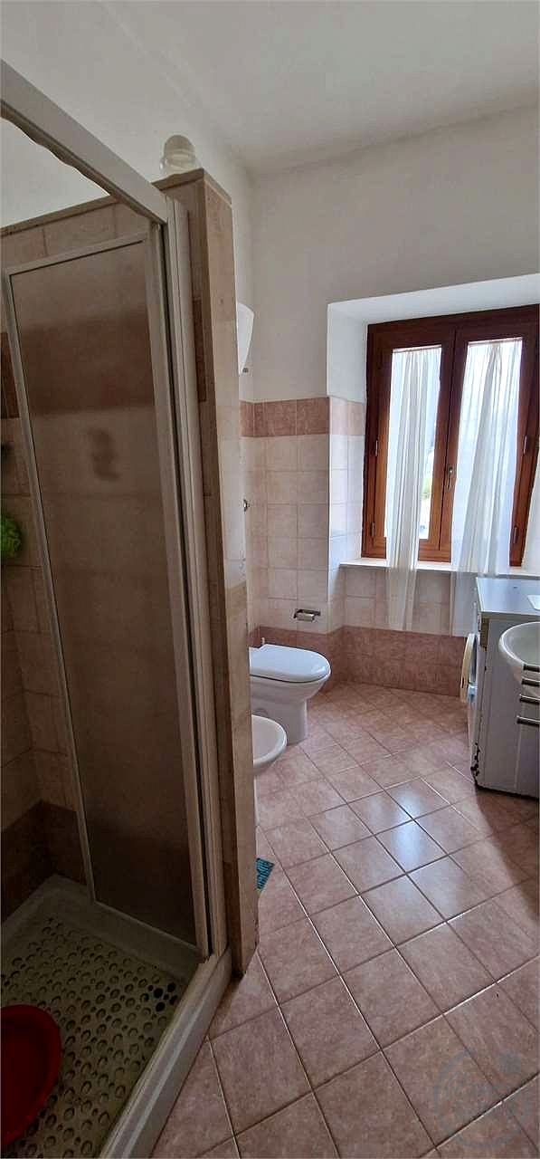 TODI – PORZIONE DI FABBRICATO CON ANNESSI