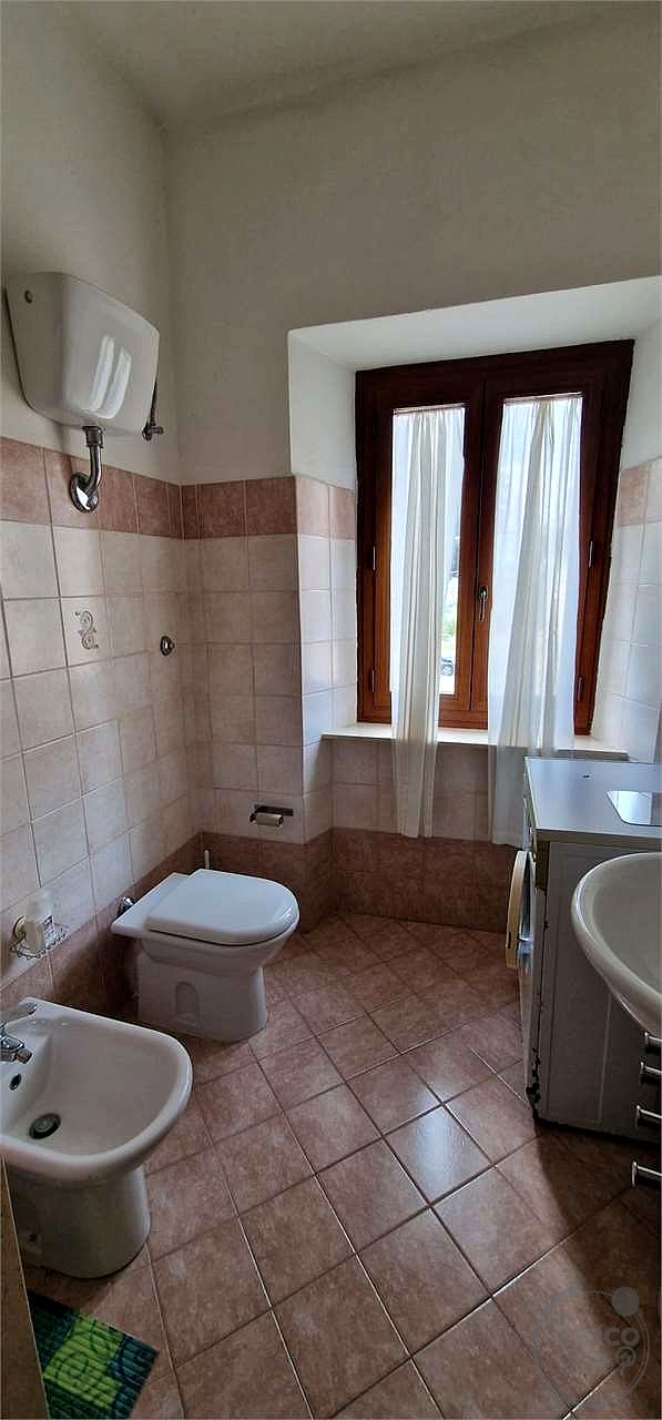 TODI – PORZIONE DI FABBRICATO CON ANNESSI