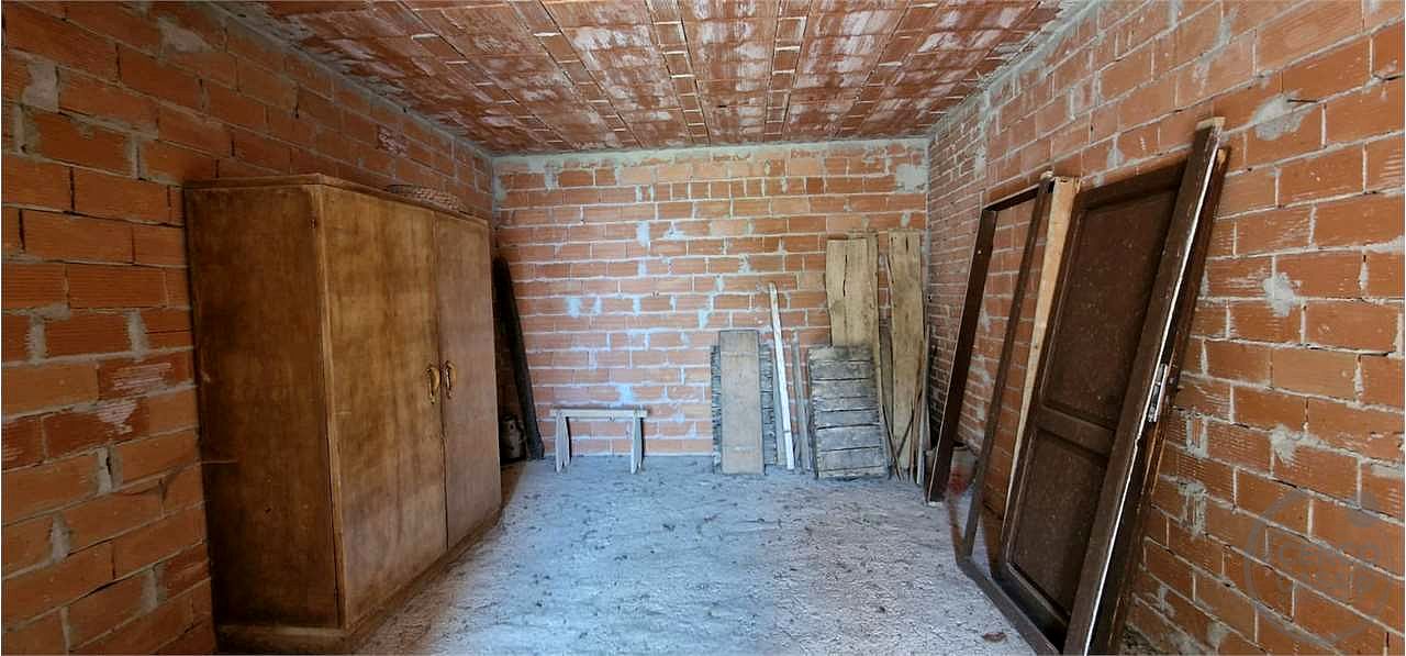 TODI – PORZIONE DI FABBRICATO CON ANNESSI