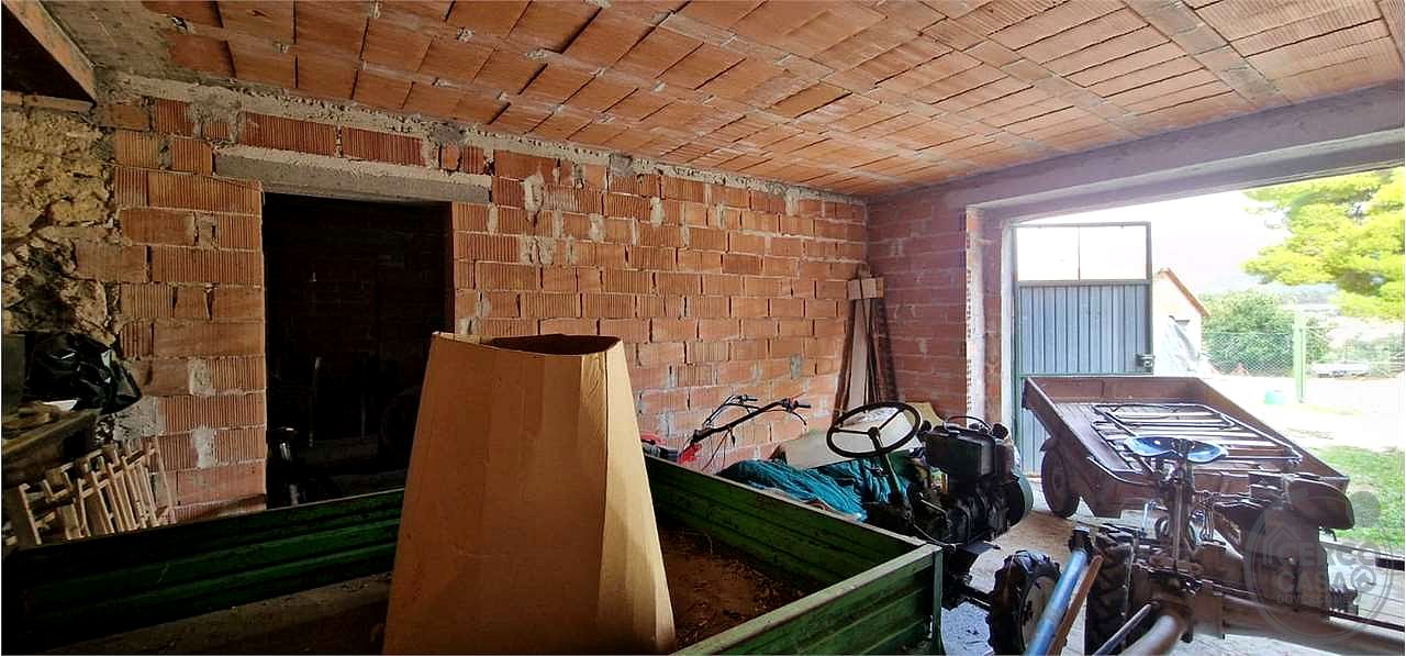TODI – PORZIONE DI FABBRICATO CON ANNESSI
